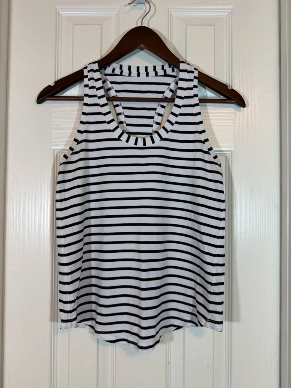 Lululemon Love Tank Classic Fit Yachtie Stripe White Black Size 4